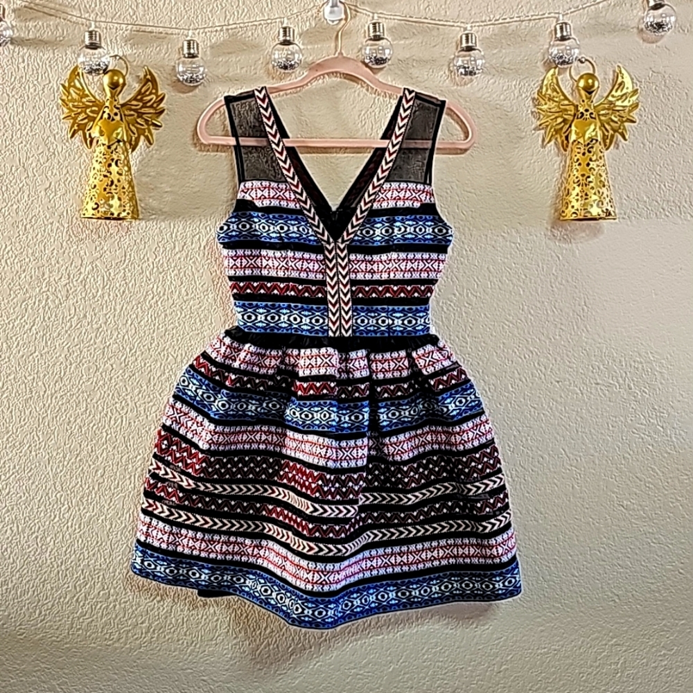 Bebe Embroidery dress size 2